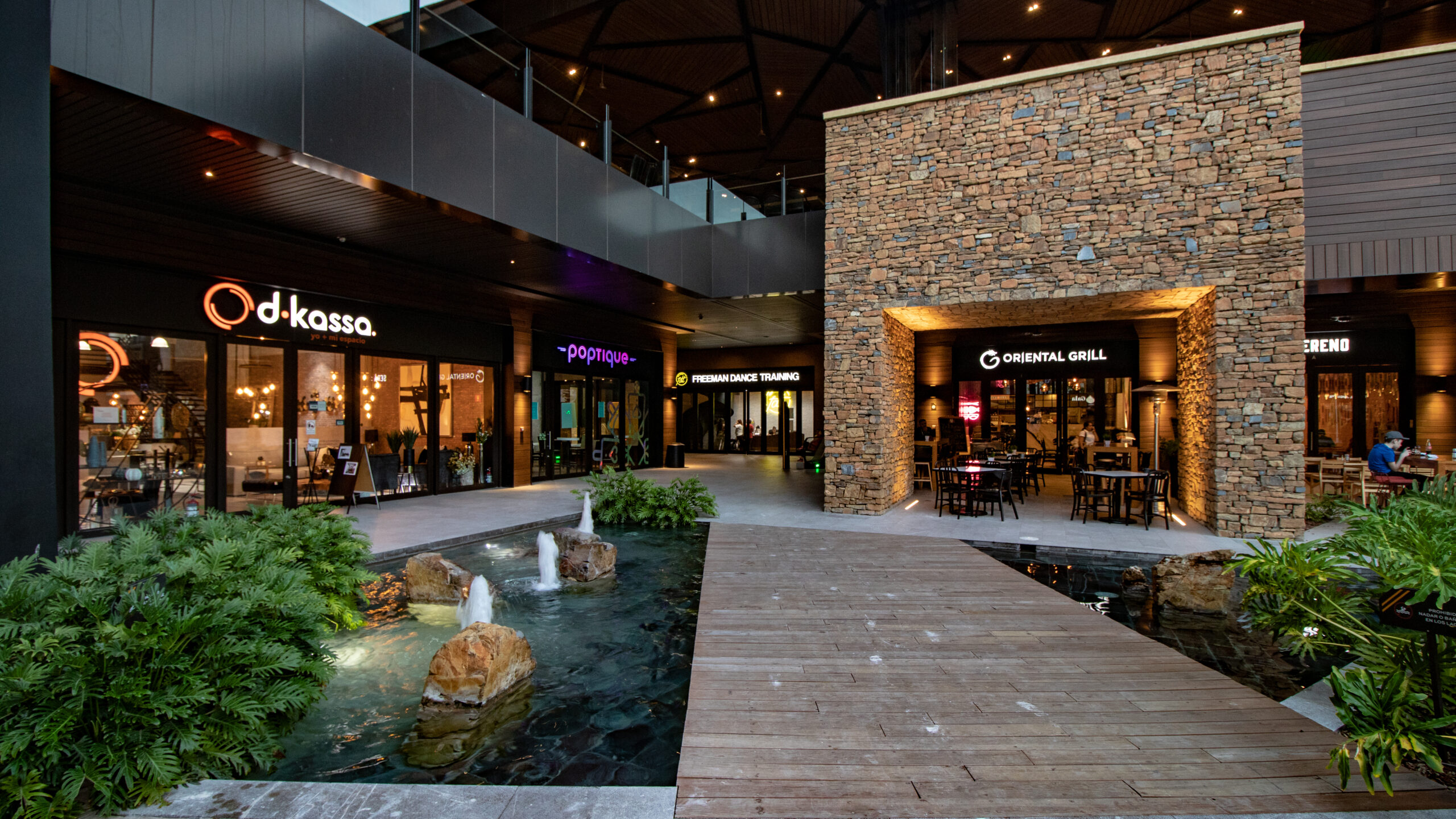 Pueblo Serena Restaurantes 02